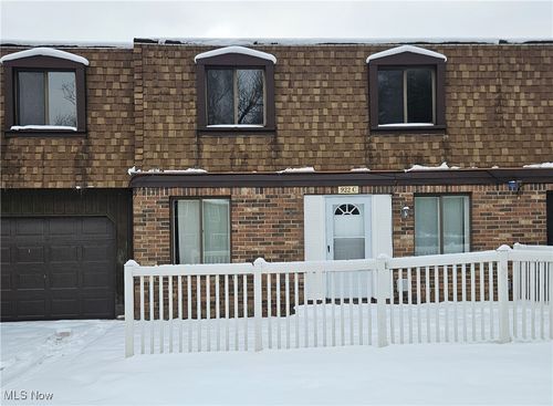 c1-922 Wadsworth Rd, Medina, OH, 44256-3244 | Card Image