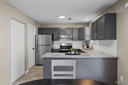 5-46 Meadow Run Ct, Saint Peters, MO, 63303-5805 | Card Image