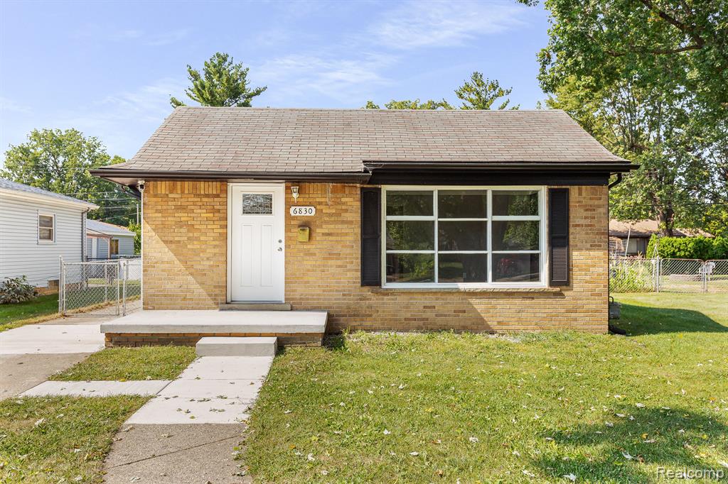 Buck St, Taylor, MI 48180