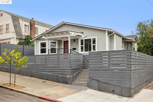 901 E 28th St, Oakland, CA, 94610-4016 | Card Image