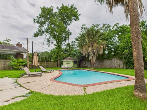 9202 Bintliff Dr, Houston, TX, 77074-7318 | Card Image