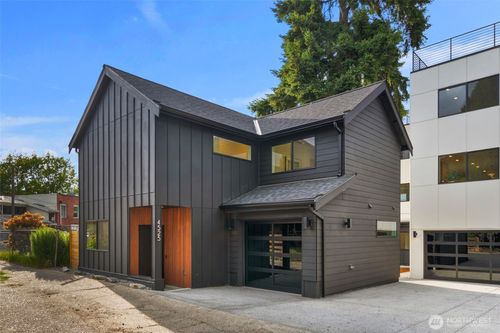 4525 S Orcas St, Seattle, WA, 98118-2430 | Card Image