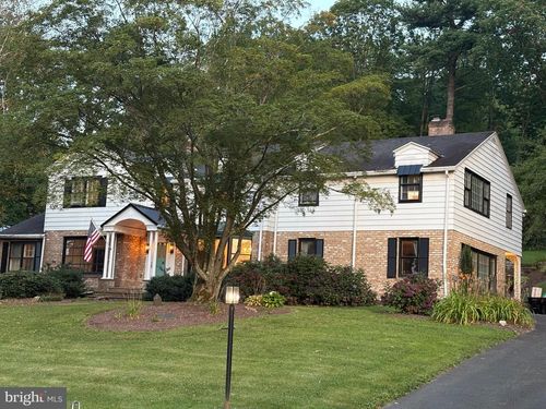 1621 Howard Ave, POTTSVILLE, PA, 17901-3214 | Card Image