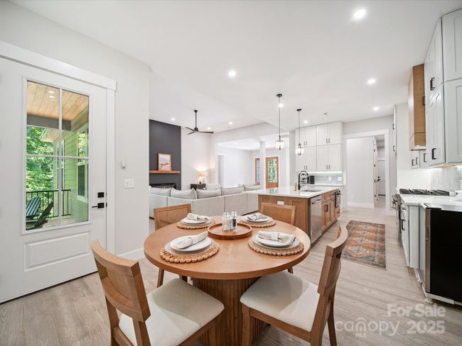 Breakfast Area | Image 23