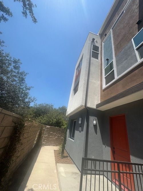 unit-200-1812 E 1st St, Santa Ana, CA, 92705-8361 | Card Image