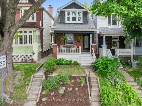 247 Highfield Rd, Toronto, ON, M4L2V4 | Card Image