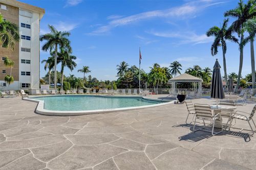 apt-201-2990 Ne 16th Ave, Oakland Park, FL, 33334-5261 | Card Image