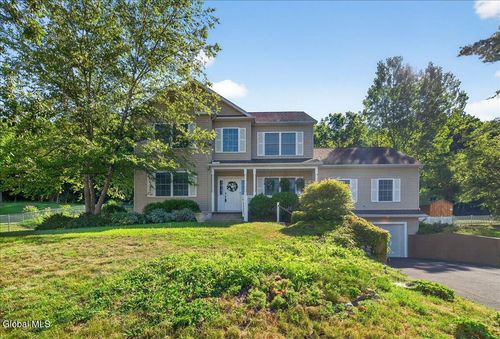 33 Fonda Rd, Waterford, NY, 12188-1812 | Card Image