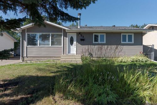 32 Moberly Cres, Fort Mcmurray, AB, T9H1G9 | Card Image
