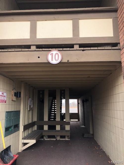 apt-e-10 Fairways Cir, Saint Charles, MO, 63303-3327 | Card Image