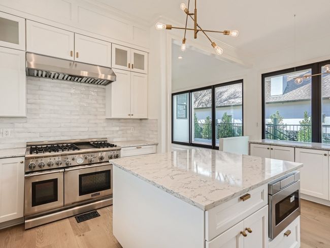 2625 Mccullough St, House other with 4 bedrooms, 4 bathrooms and 2 parking in Austin TX | Image 9