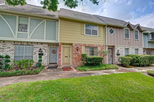 apt-206-8101 Amelia Rd, Houston, TX, 77055-2073 | Card Image