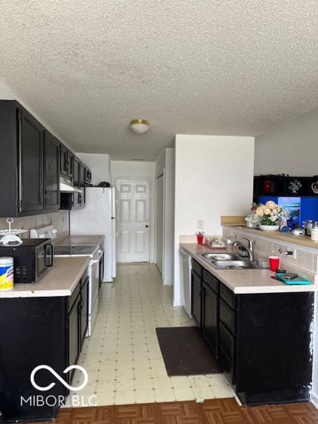 8113 Maple Stream Ln, House other with 3 bedrooms, 2 bathrooms and null parking in Indianapolis IN | Image 4