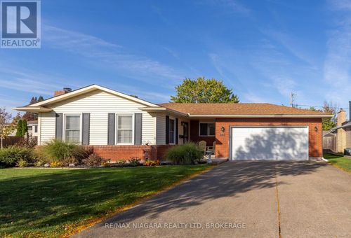 161 Green Pointe Dr, Welland, ON, L3C6Y7 | Card Image