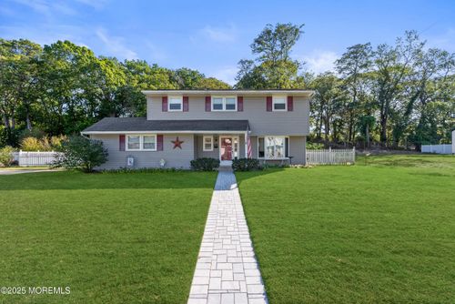 23 Barbara Ln, Oakhurst, NJ, 07755-1218 | Card Image