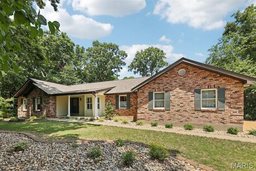 67 High Trails Dr, Eureka, MO, 63025-3561 | Card Image