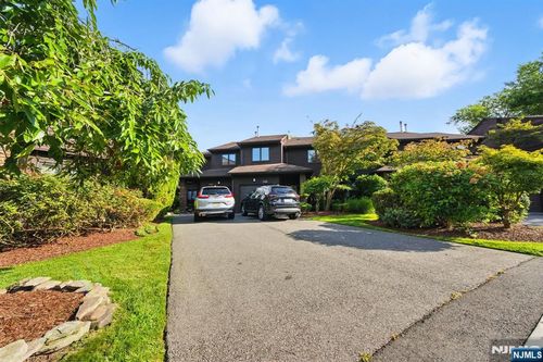 348 French Ct, Teaneck, NJ, 07666-6477 | Card Image