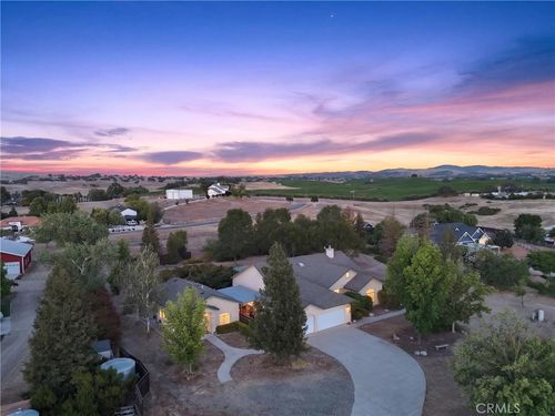5696 Loma Real, PASO ROBLES, CA, 93446 | Card Image
