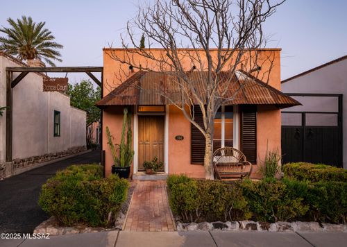 594 S Convent Ave, Tucson, AZ, 85701-2613 | Card Image