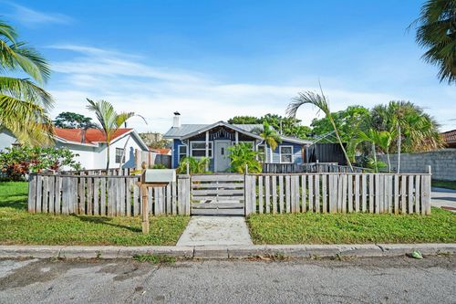 709 Omar Rd, West Palm Beach, FL, 33405-1407 | Card Image