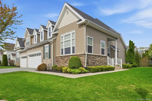 48 Augusta Dr, Medford, NY, 11763-2406 | Card Image