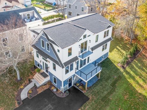 91 Houston Ave, Newport, RI, 02840-3915 | Card Image