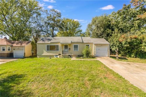 8400 Blue Ridge Blvd, Raytown, MO, 64138-2957 | Card Image