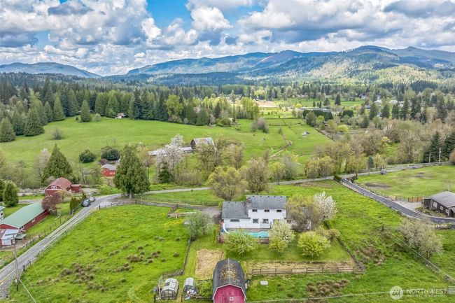 Home with acreage and gorgeous view | Image 4