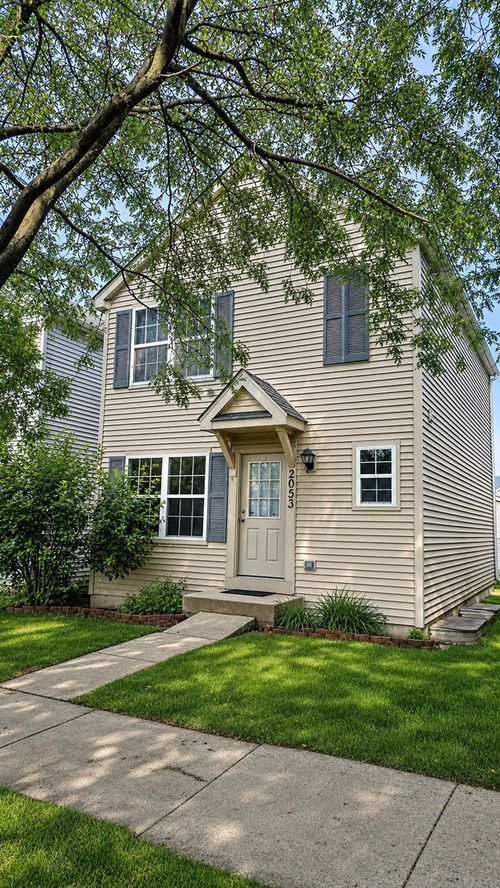 2053 Grayhawk Dr, Aurora, IL, 60503-5440 | Card Image
