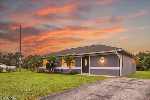 2735 29th Ave Ne, NAPLES, FL, 34120-7413 | Card Image