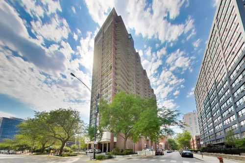 21c-4170 N Marine Dr, Chicago, IL, 60613-2342 | Card Image