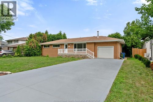 970 Morand St, Windsor, ON, N9G1J4 | Card Image