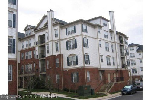 201-11508 Sperrin Cir, FAIRFAX, VA, 22030-8713 | Card Image