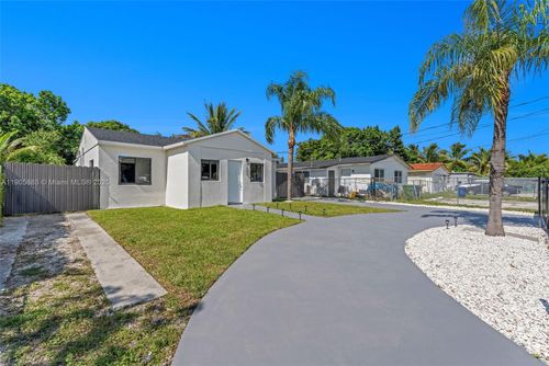 889 Nw 102nd St, Miami, FL, 33150-1340 | Card Image