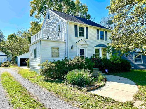 711 W Elm St, Carbondale, IL, 62901-2607 | Card Image