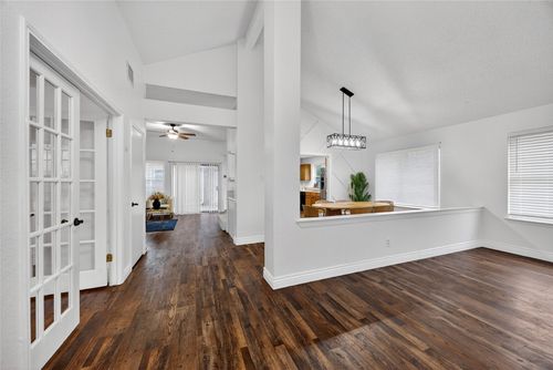 1517 Yorkshire Dr, Mesquite, TX, 75149-6716 | Card Image