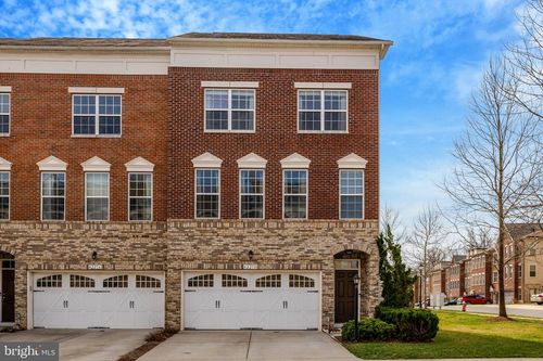 42258 Castle Ridge Sq, BRAMBLETON, VA, 20148-5770 | Card Image