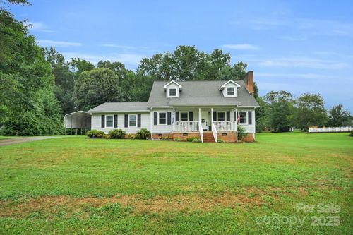 774 Pinehaven Cir, Clover, SC, 29710-8696 | Card Image