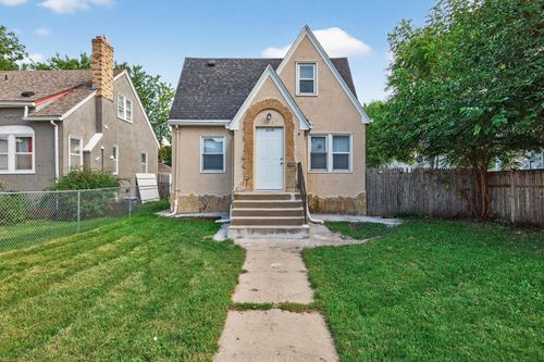 2610 Humboldt Ave N, Minneapolis, MN, 55411-2042 | Card Image
