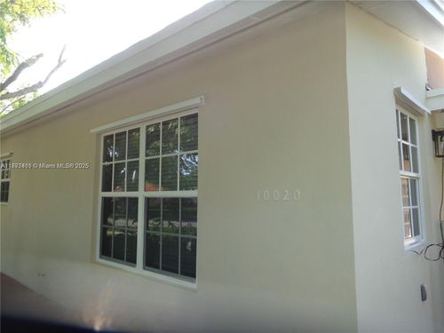 10020 Dominican Dr, Cutler Bay, FL, 33189-1630 | Card Image