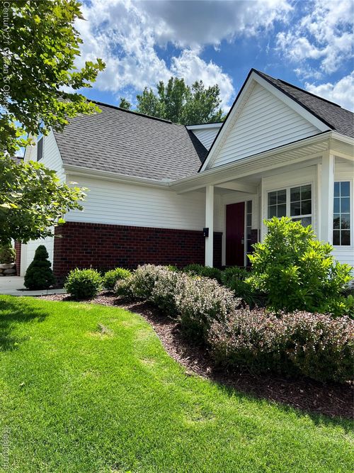 20-828 Nelsons Ridge Dr, Howell, MI, 48843-2487 | Card Image