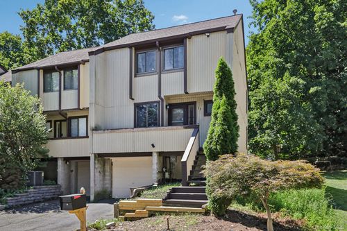 11 Rockledge Dr, Suffern, NY, 10901-4646 | Card Image