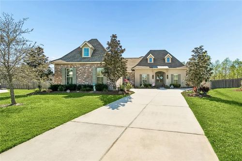 809 Green Leaf Cir, Madisonville, LA, 70447-3236 | Card Image