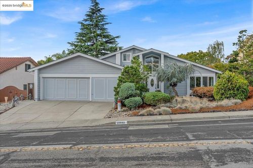 18081 Columbia Dr, Castro Valley, CA, 94552-1744 | Card Image