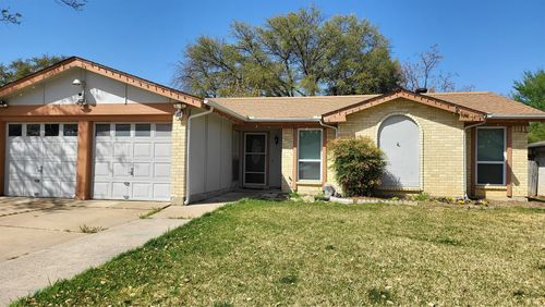 109 Cimarron Ln, Arlington, TX, 76014-3121 | Card Image