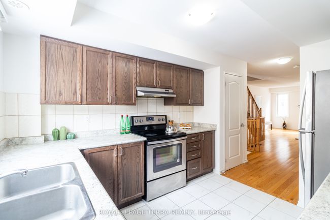 2204 Chevron Prince Path, Condo with 4 bedrooms, 3 bathrooms and 1 parking in Oshawa ON | Image 16