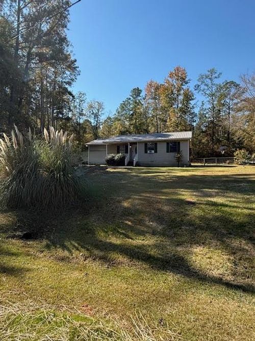 124 Village Way Nw, Milledgeville, GA, 31061-7702 | Card Image