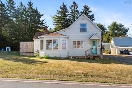 18 Mechanic St, Springhill, NS, B0M1X0 | Card Image