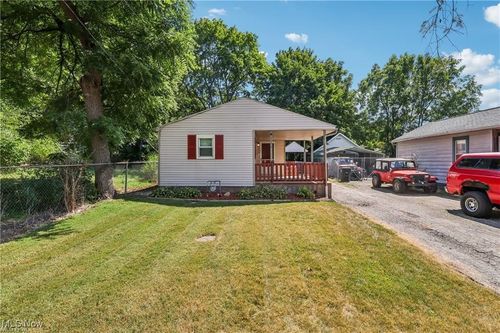 1254 Welsh Ave, Akron, OH, 44314-1626 | Card Image