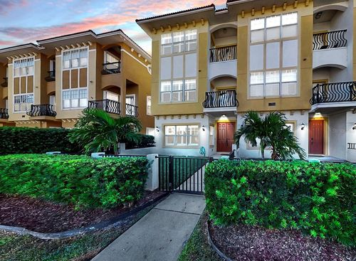 apt-11-111 N Albany Ave, TAMPA, FL, 33606-1527 | Card Image